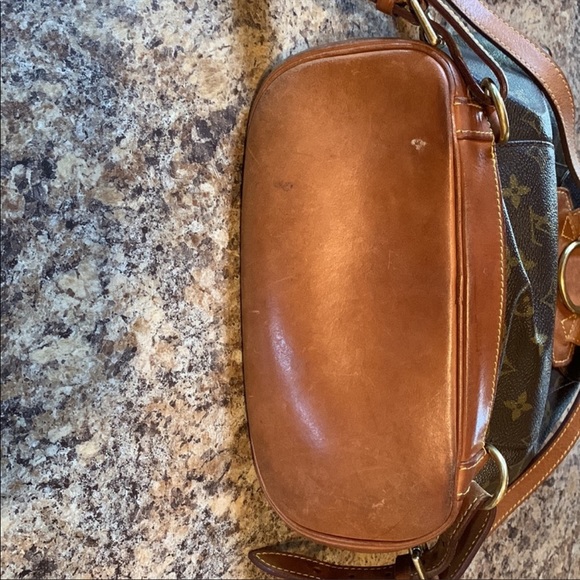 Louis Vuitton GM Backpack - Picture 8 of 8